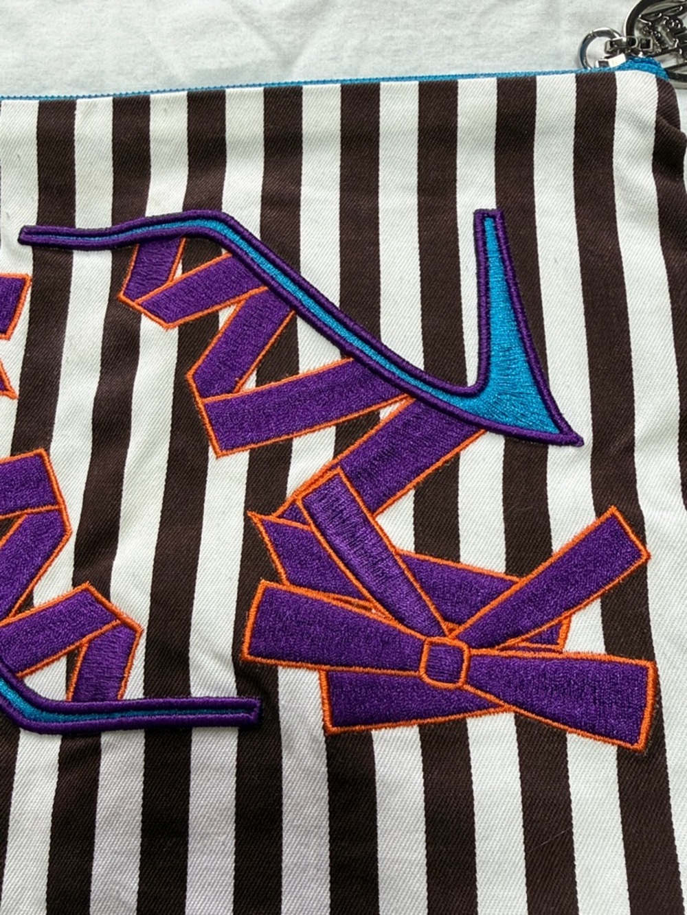 Henri Bendel Striped High Heel Shoes Cosmetic Bag - Picture 9 of 10